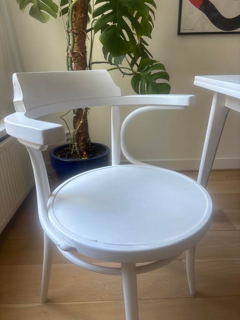 Witte houten stoel met armleuningen - licht krakend geluid, Ophalen, Gebruikt, Wit, Eén