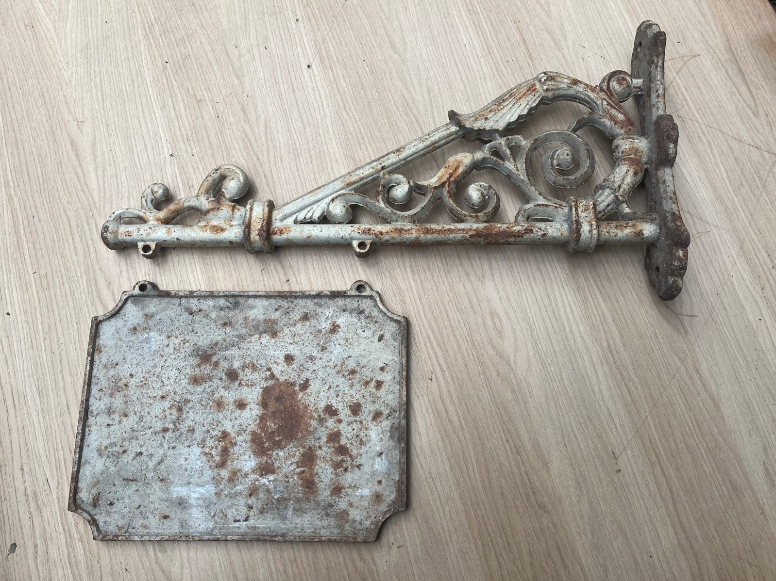 Brocante Gietijzeren Uithangbord - Vintage Stijl, Ophalen