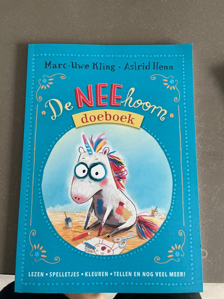 Marc-Uwe Kling - De NEEhoorn doeboek, Fictie algemeen, Marc-Uwe Kling, Ophalen of Verzenden, Zo goed als nieuw