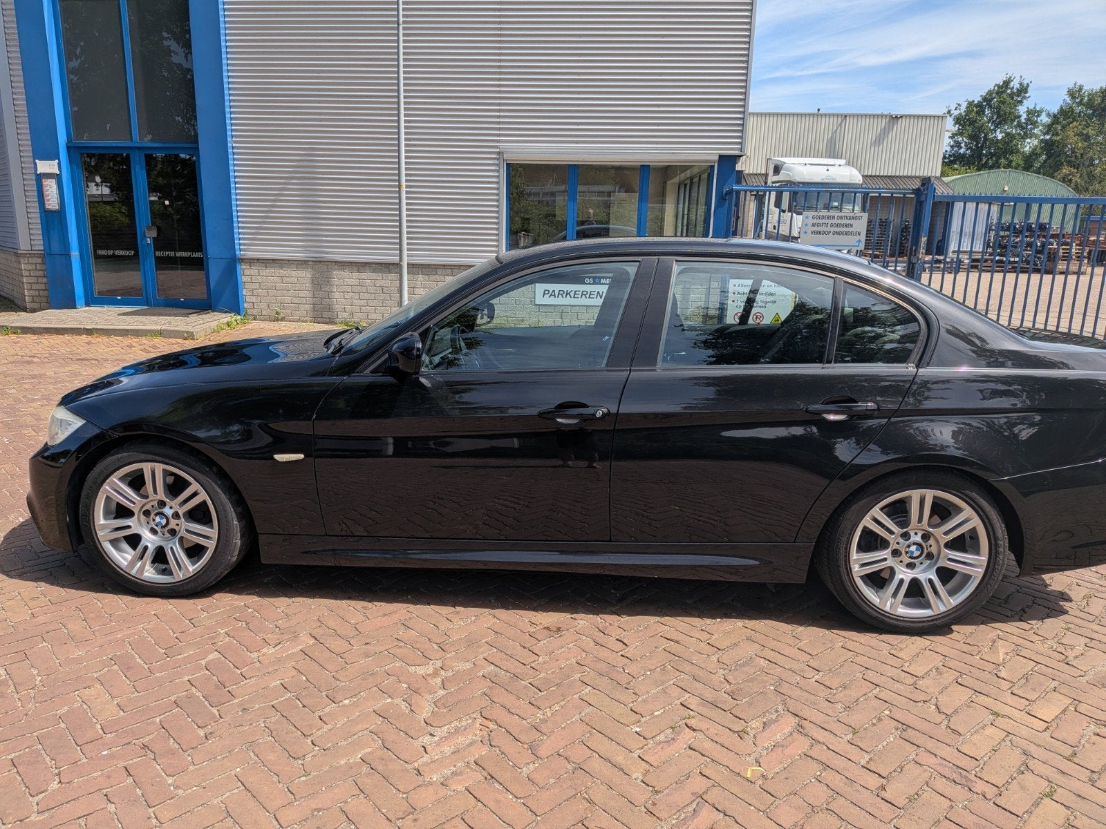 BMW 3-Serie 2.0 I 318 105KW 2009 Zwart, Achterwielaandrijving, Zwart, Handgeschakeld, Particulier
