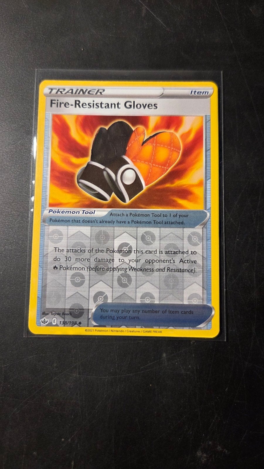 Fire-Resistant Gloves (reverse holo) 138/198 Chilling Reign, Verzenden, Zo goed als nieuw, Losse kaart, Foil