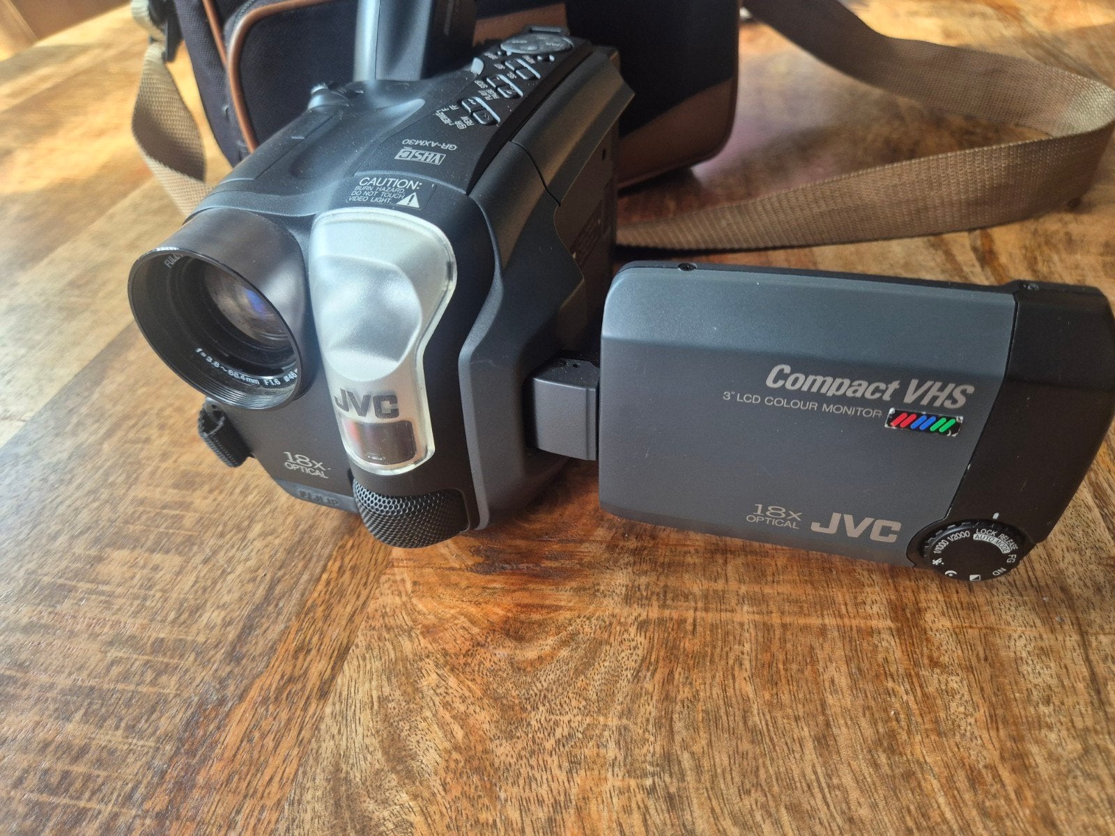 JVC GR-AXM30E Compact VHS Camcorder, Ophalen of Verzenden, VHS-C of SVHS-C, Camera