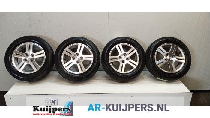 Sportvelgenset + banden van een Daihatsu Sirion, Gebruikt, -, -, -