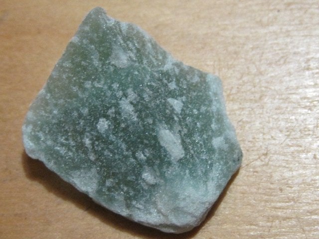 min. 3x ruwe edelsteen GROENE AVENTURIJN (1), Verzenden, Mineraal