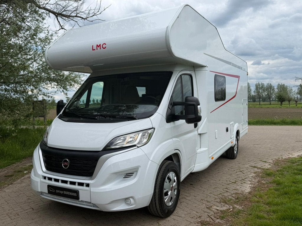 LMC CAMPER A690 Alkoven 6 SLAAPPLAATSEN INCLUSIEF BTW & BPM!, Ambachtlaan 23
4871ED  ETTEN-LEUR, NL, Ringverwarming, Navigatie
