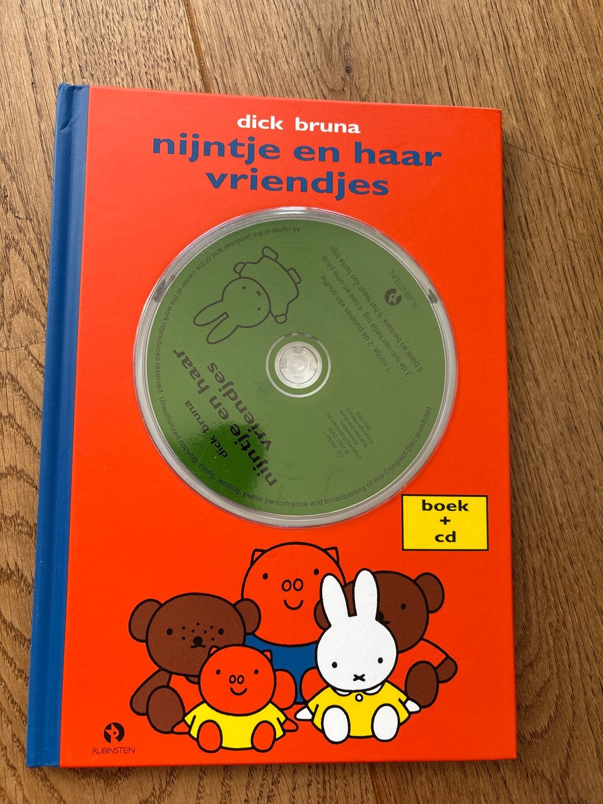 Dick Bruna: Nijntje en haar vriendjes (boek + CD), Ophalen of Verzenden, Zo goed als nieuw, 2 tot 3 jaar
