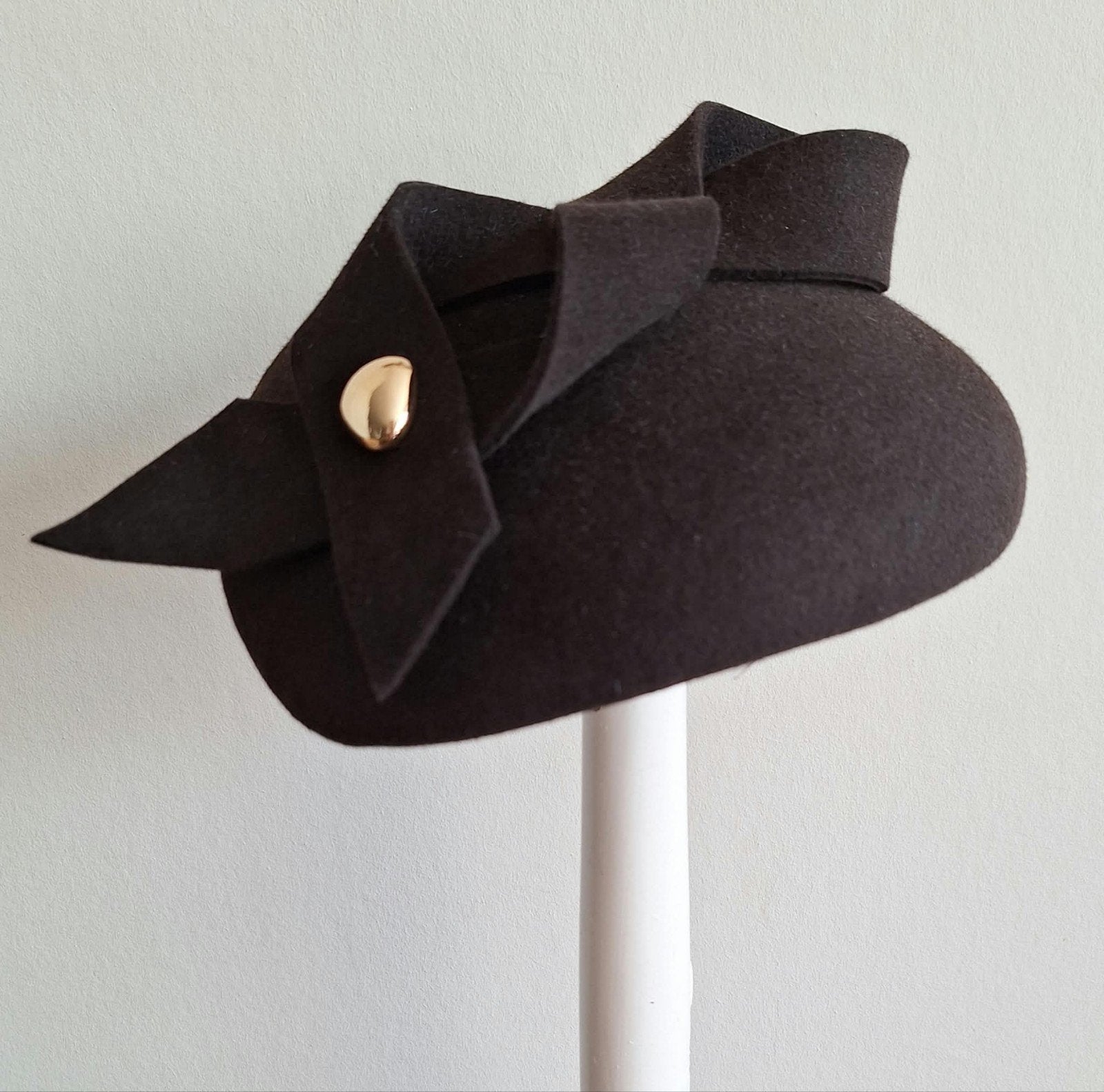 mooi donkerbruin dopje/ hoedje, Kleding | Dames, Ophalen of Verzenden, Zo goed als nieuw, One size fits all