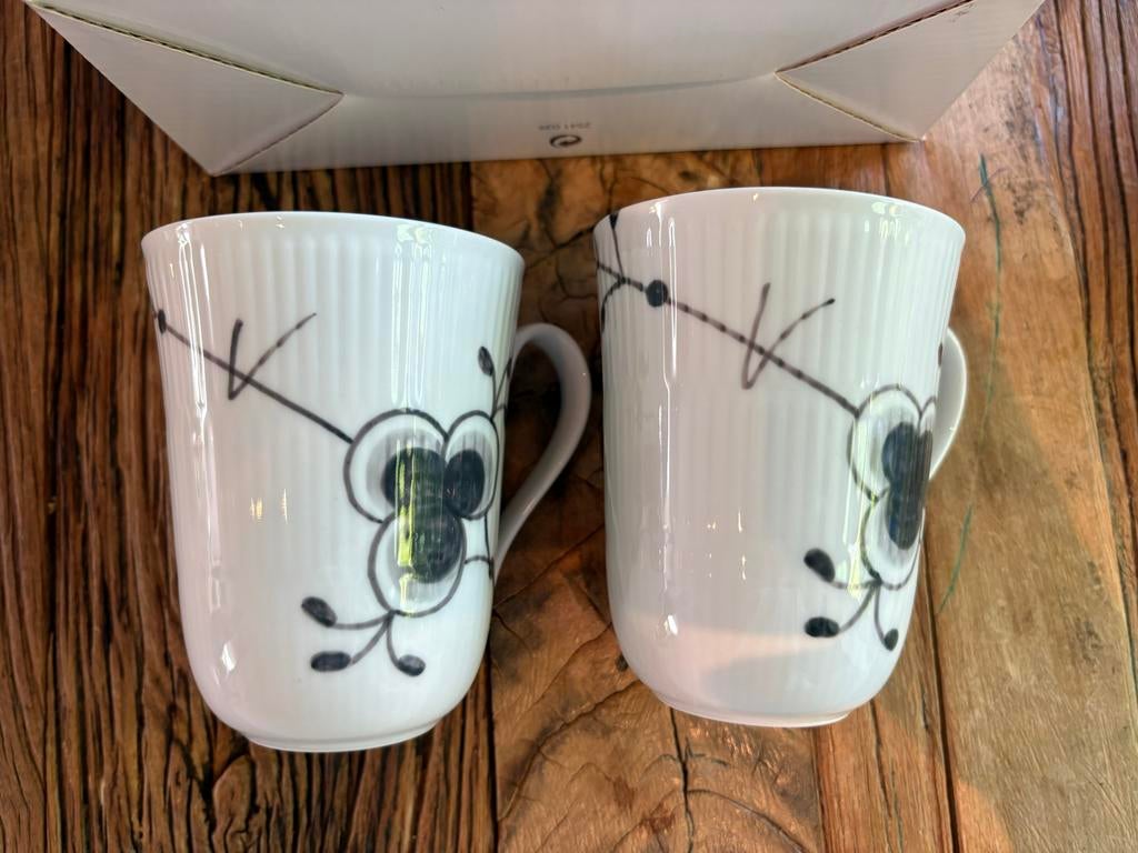 Royal Copenhagen Contrast Mokken Zwart - Set van 2, Huis en Inrichting, Keuken | Servies, Ophalen of Verzenden, Zo goed als nieuw