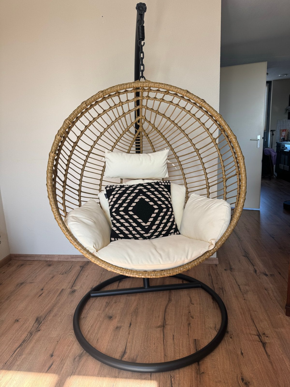 Comfortabele hangstoel met standaard - Zo goed als nieuw, Overige kleuren, Riet of Rotan, Ophalen of Verzenden, Zo goed als nieuw