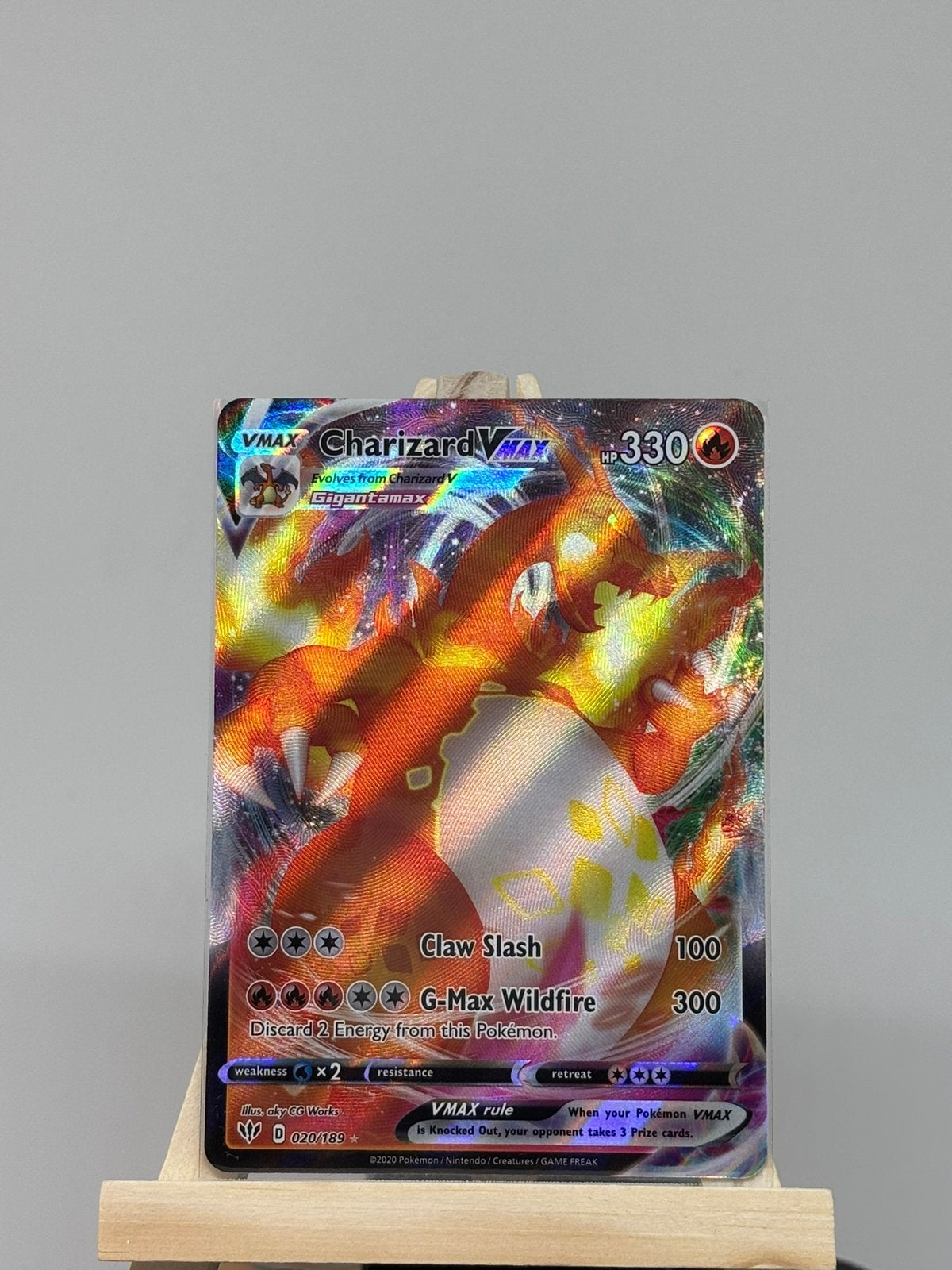 Charizard Vmax 020/189 darkness ablaze, Ophalen of Verzenden, Zo goed als nieuw