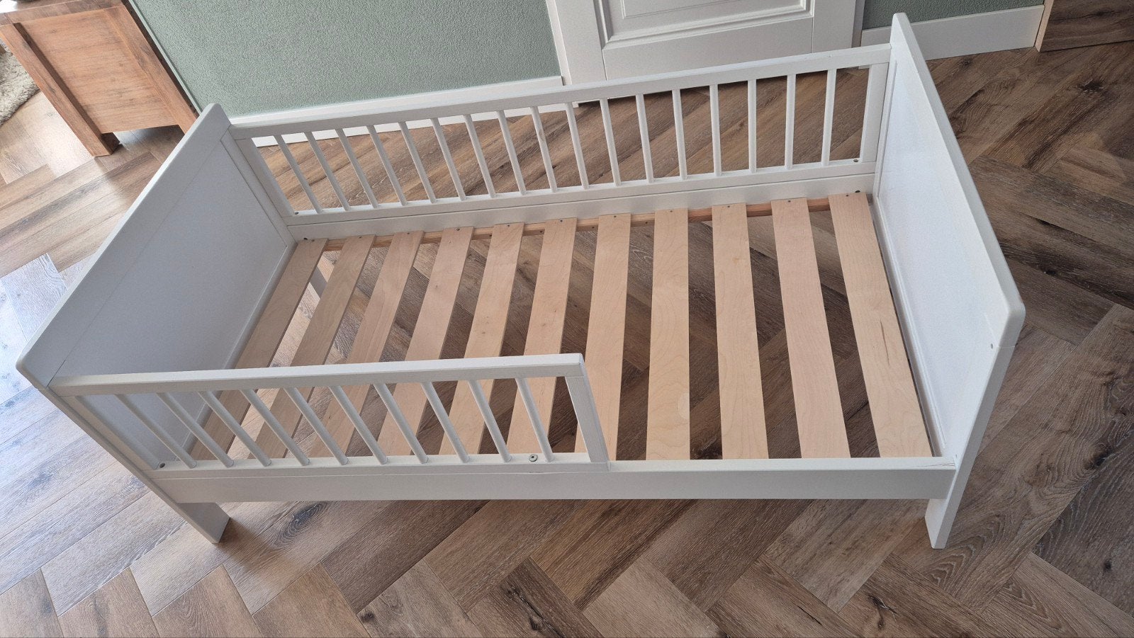 Petite Amelie peuterbed wit met lattenbodem, Ophalen, 70 tot 85 cm, 140 tot 160 cm, Zo goed als nieuw