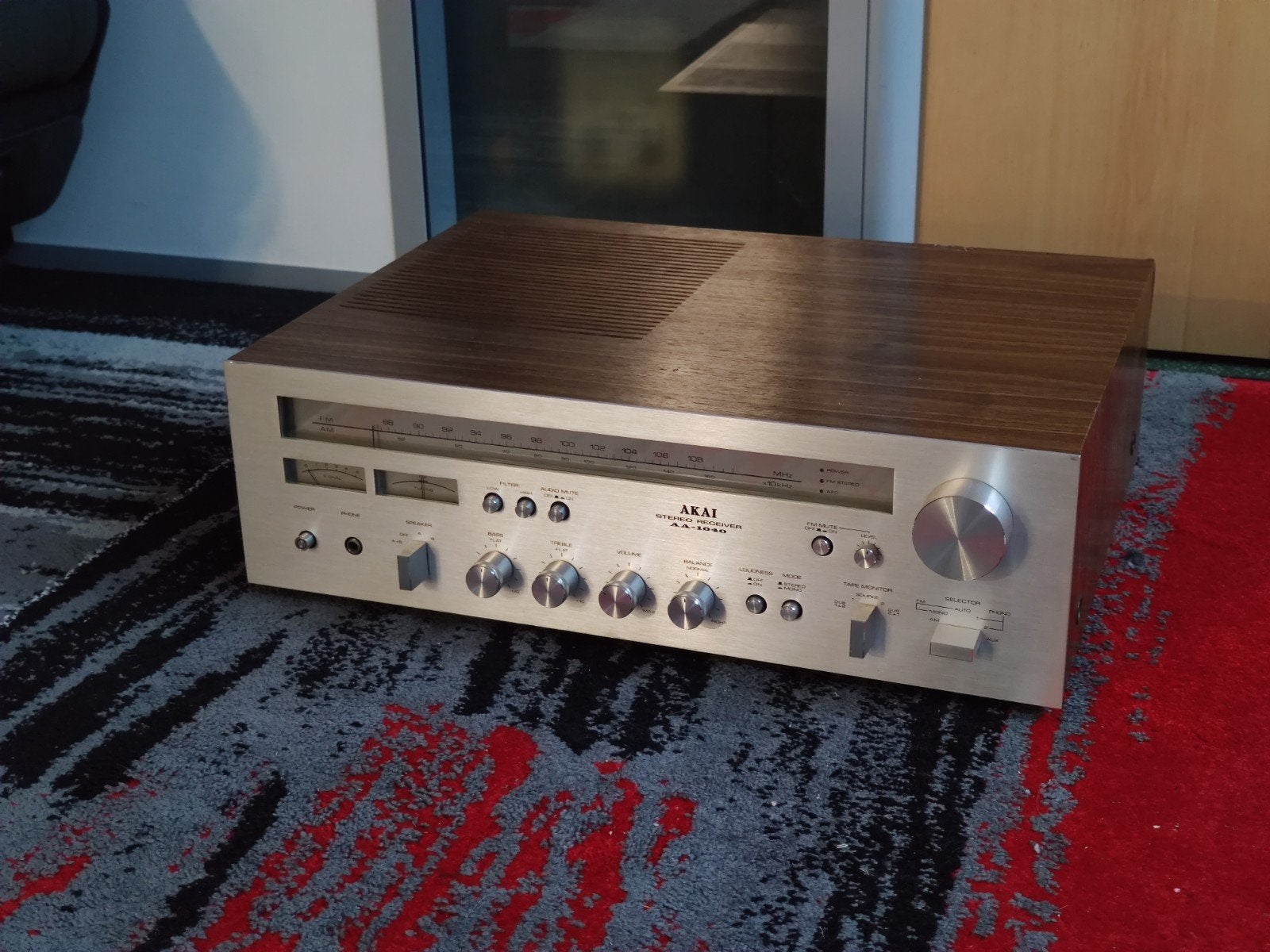 Akai AA-1040 Warm Klinkende Vintage Amplifier, Zo goed als nieuw, 60 tot 120 watt, Stereo, Ophalen