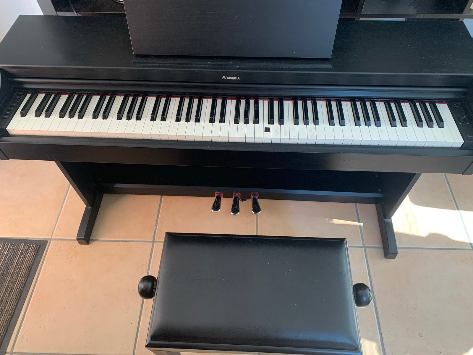 Yamaha Arius YDP-163 Digitaal Piano Zwart met Kruk, Muziek en Instrumenten, Piano's, Ophalen, Gebruikt, Zwart, Digitaal