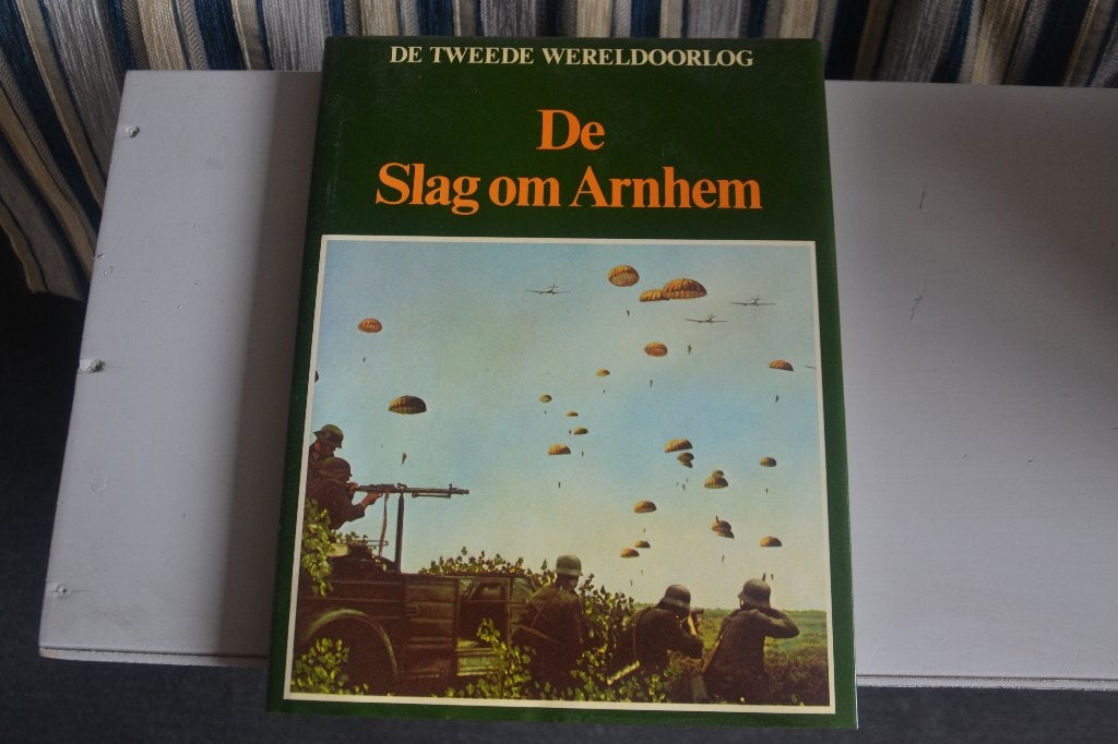 De slag om Arnhem boek, Ophalen, Tweede Wereldoorlog, Zo goed als nieuw, Luchtmacht