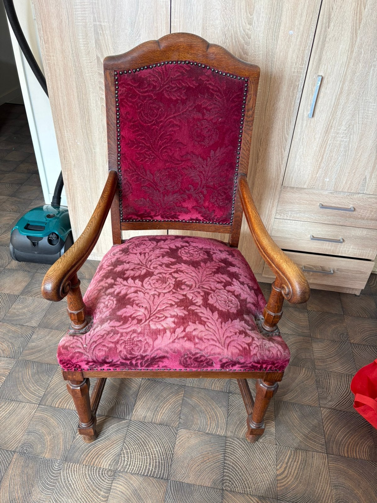 Antieken stoel, Ophalen