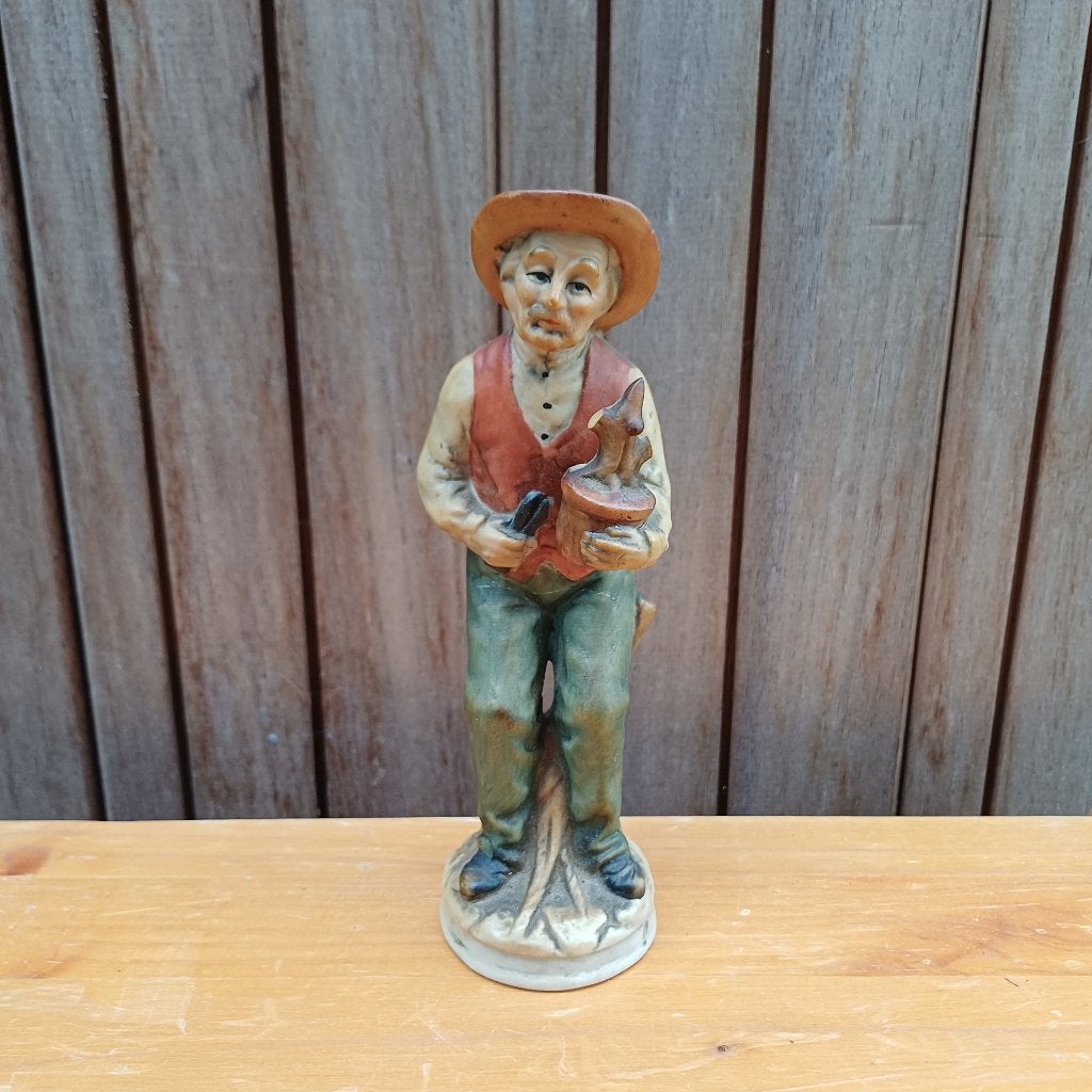 Vintage beeldje man met hoed, Verzamelen, Ophalen of Verzenden, Gebruikt, Mens