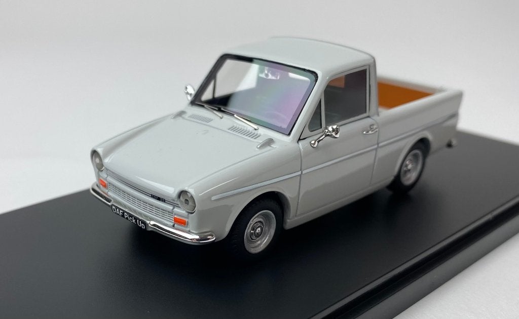 Lagamo 1:43 Daf 33 Pick Up V2 - 1970 lichtgrijs- Limited 50x