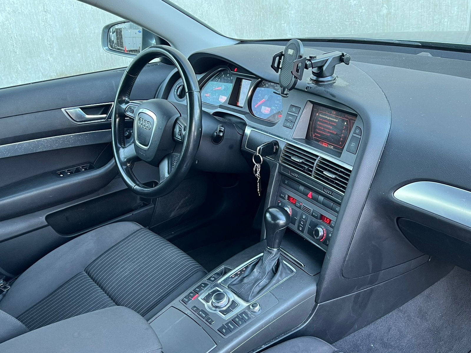 Grijze Audi A6 2.4 V6 Sedan 177PK Automaat/Apk/Benzine!, Dealer onderhouden, Stof, 1800 kg, Bedrijf