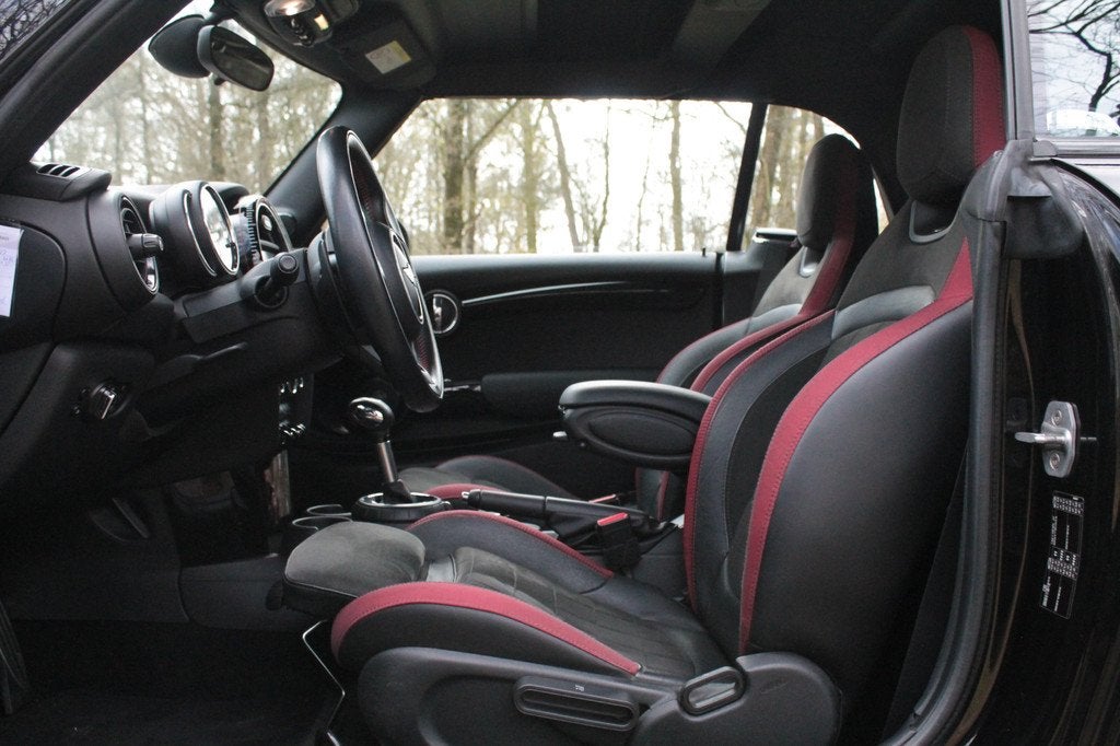 MINI Cooper Cabrio 2.0 John Cooper Works Chili | LED | Cruis, Auto's, Mini, 232 pk, 4 cilinders, 4 stoelen, Zwart