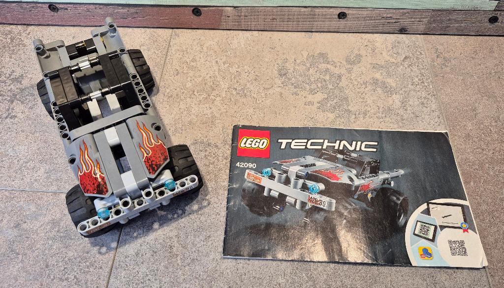 Lego 42090 - Vluchtwagen, Ophalen of Verzenden, Zo goed als nieuw, Complete set, Lego