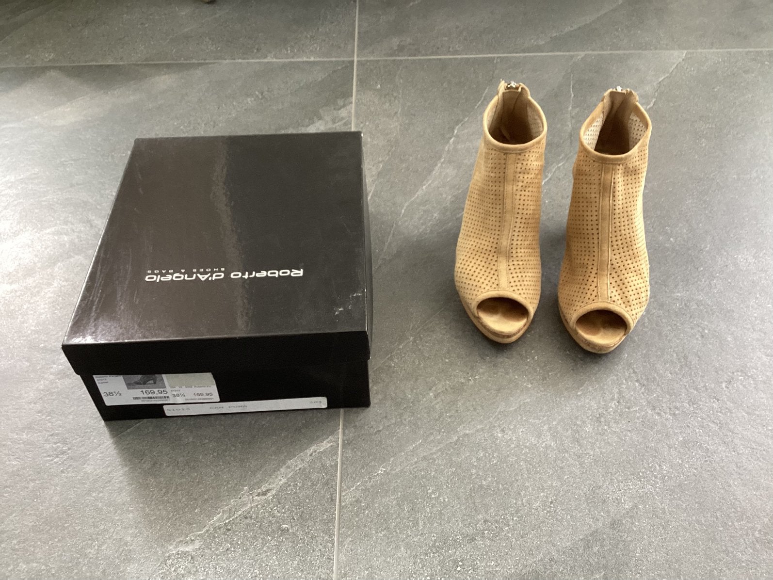 Roberto d’angelo schoen/laars suede met kurk hak maat 38,5, Beige, Lage of Enkellaarzen, Ophalen of Verzenden, Gedragen