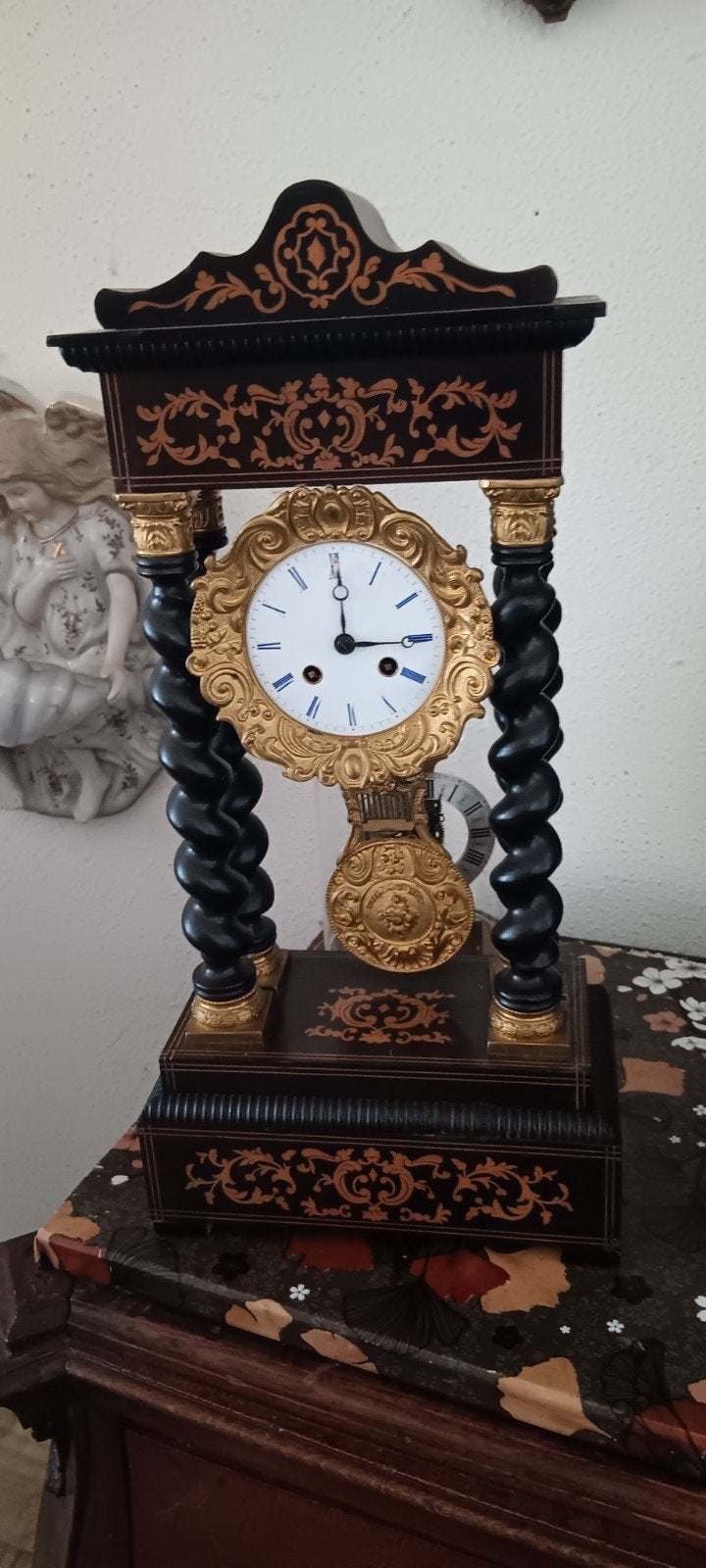 Te koop grote kollumklok plus friesse met mechaniek abrams o, Ophalen