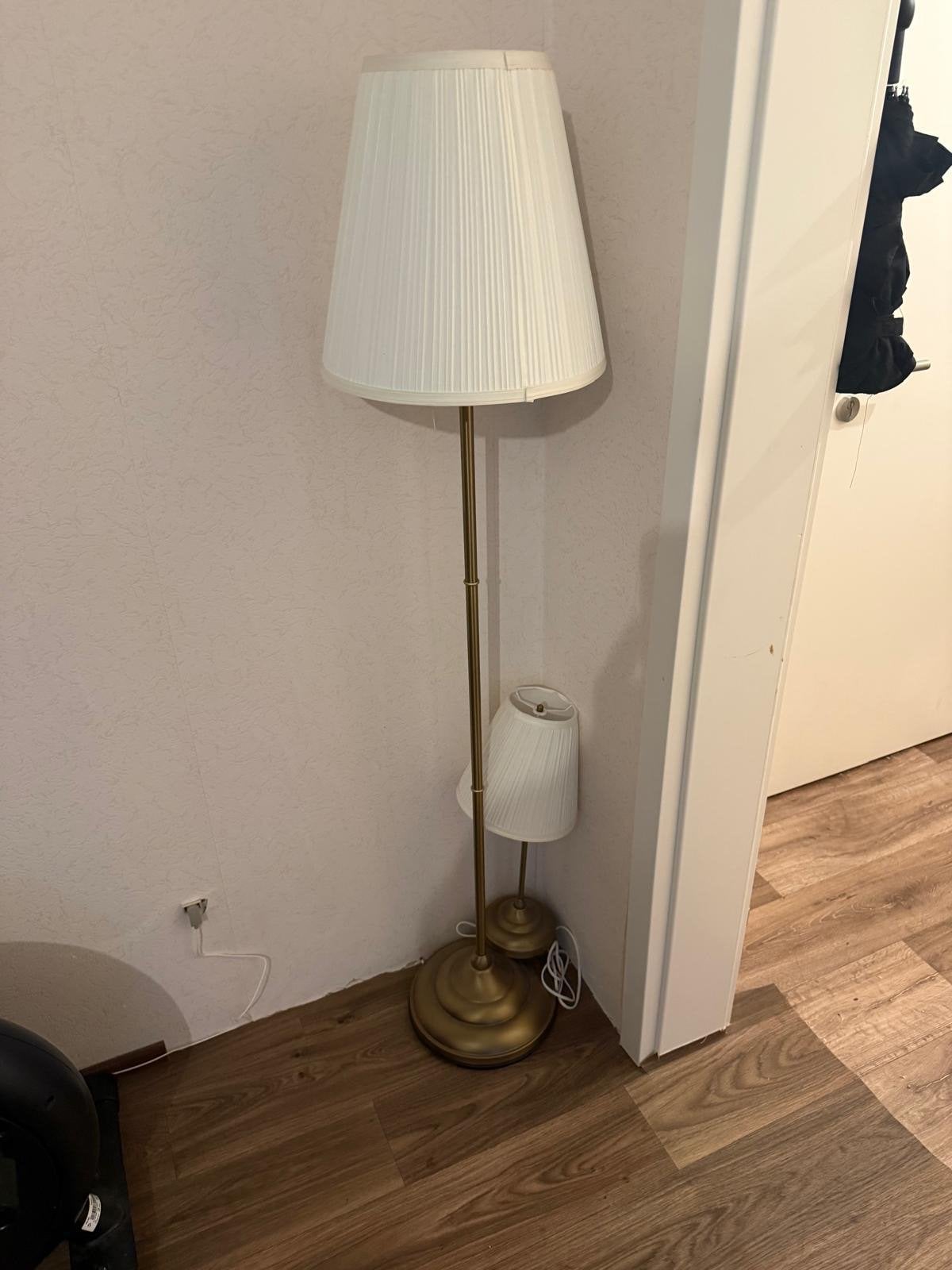 Stijlvolle staande lamp met leeslamp - Goudkleurig, Huis en Inrichting, Gebruikt, Metaal, 150 tot 200 cm, E27 (groot)