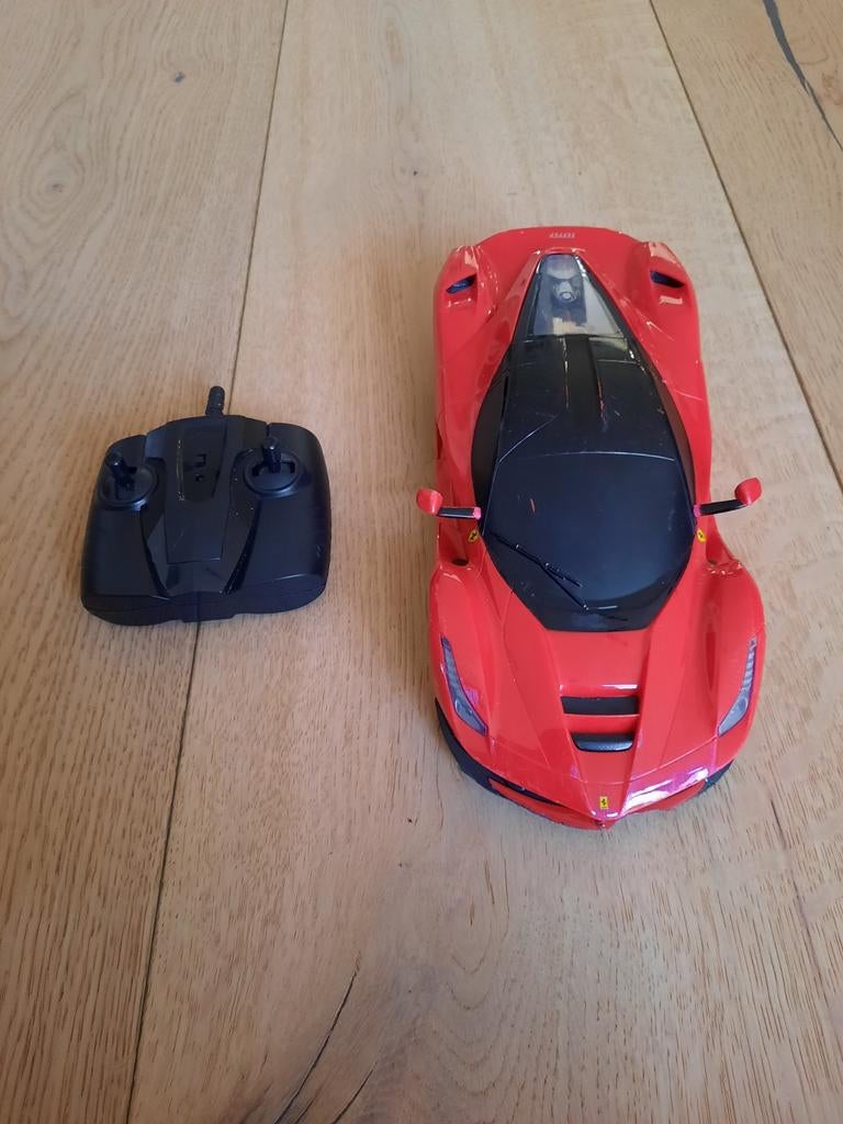 XQ Bestuurbare auto (Ferrari) rood, Kinderen en Baby's, Speelgoed | Speelgoedvoertuigen, Ophalen of Verzenden, Gebruikt