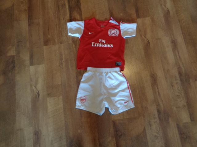 ARSENAL tenue maat 85-90, Maat XS of kleiner, Verzenden, Shirt