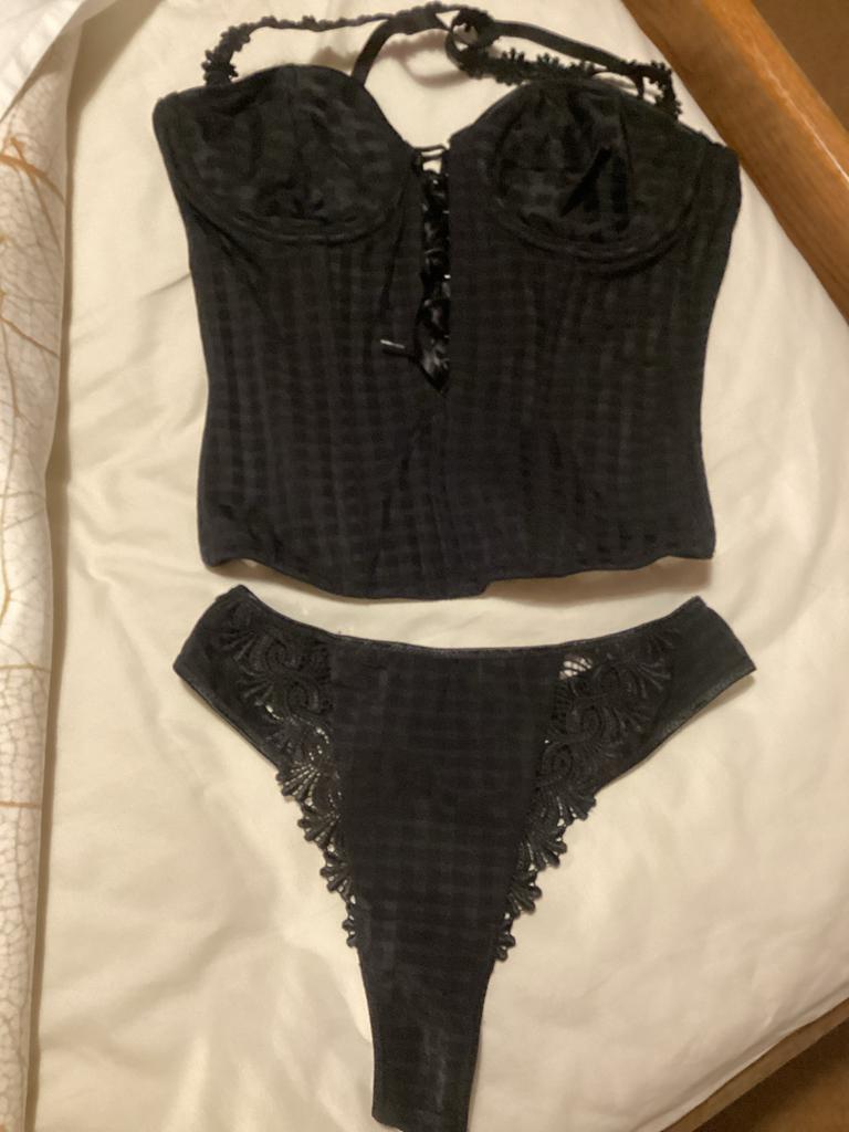 Zwart lingeriesetje met vetersluiting, Ophalen of Verzenden, Zwart, Setje
