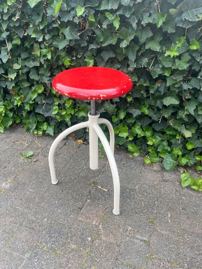 Antiek krukje, Ophalen, Gebruikt, Staal