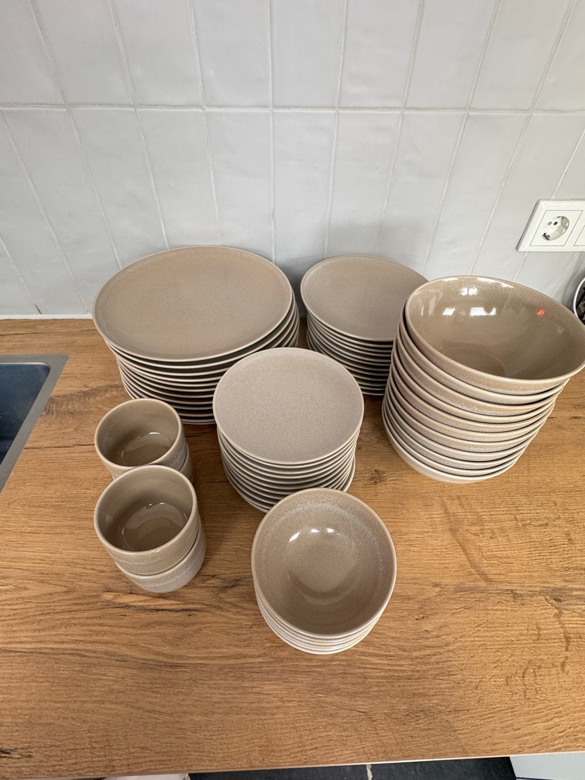Hema servies  - Aardewerk - Beige/Bruin, Ophalen, Zo goed als nieuw, Modern, Aardewerk