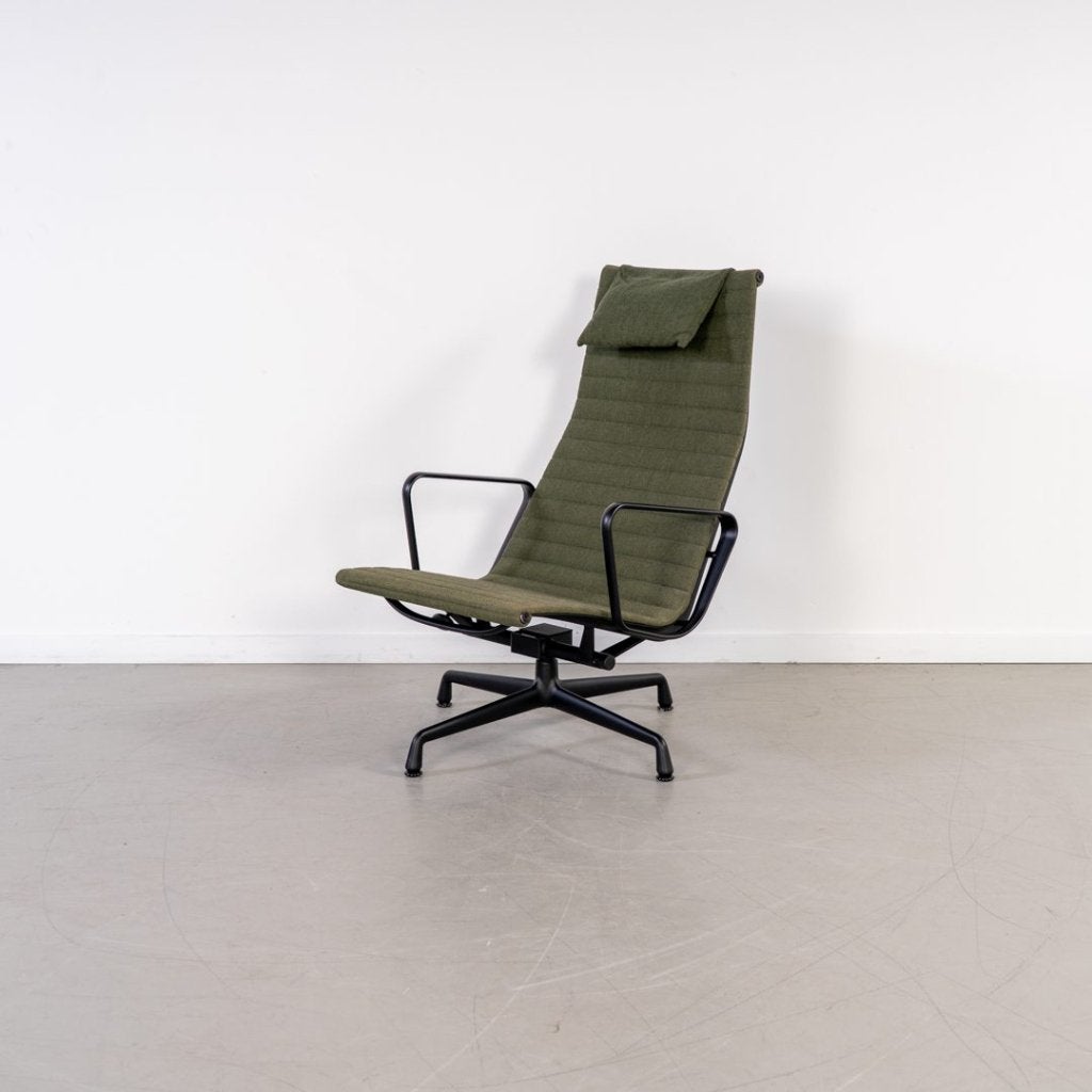 Vitra Eames EA 124 Fauteuil Groen Hopsak - Zwart, Huis en Inrichting, Banken | Voetenbanken en Poefen, Niet ingevuld, Zo goed als nieuw