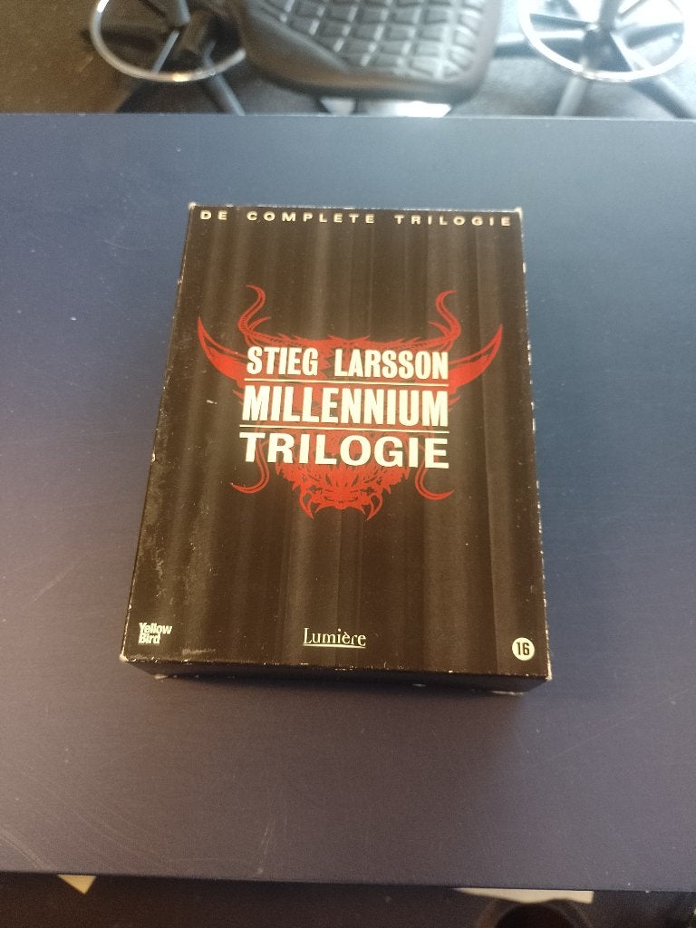 Millennium trilogie - Stieg Larsson, Vanaf 16 jaar, Ophalen of Verzenden, Gebruikt, Overige genres