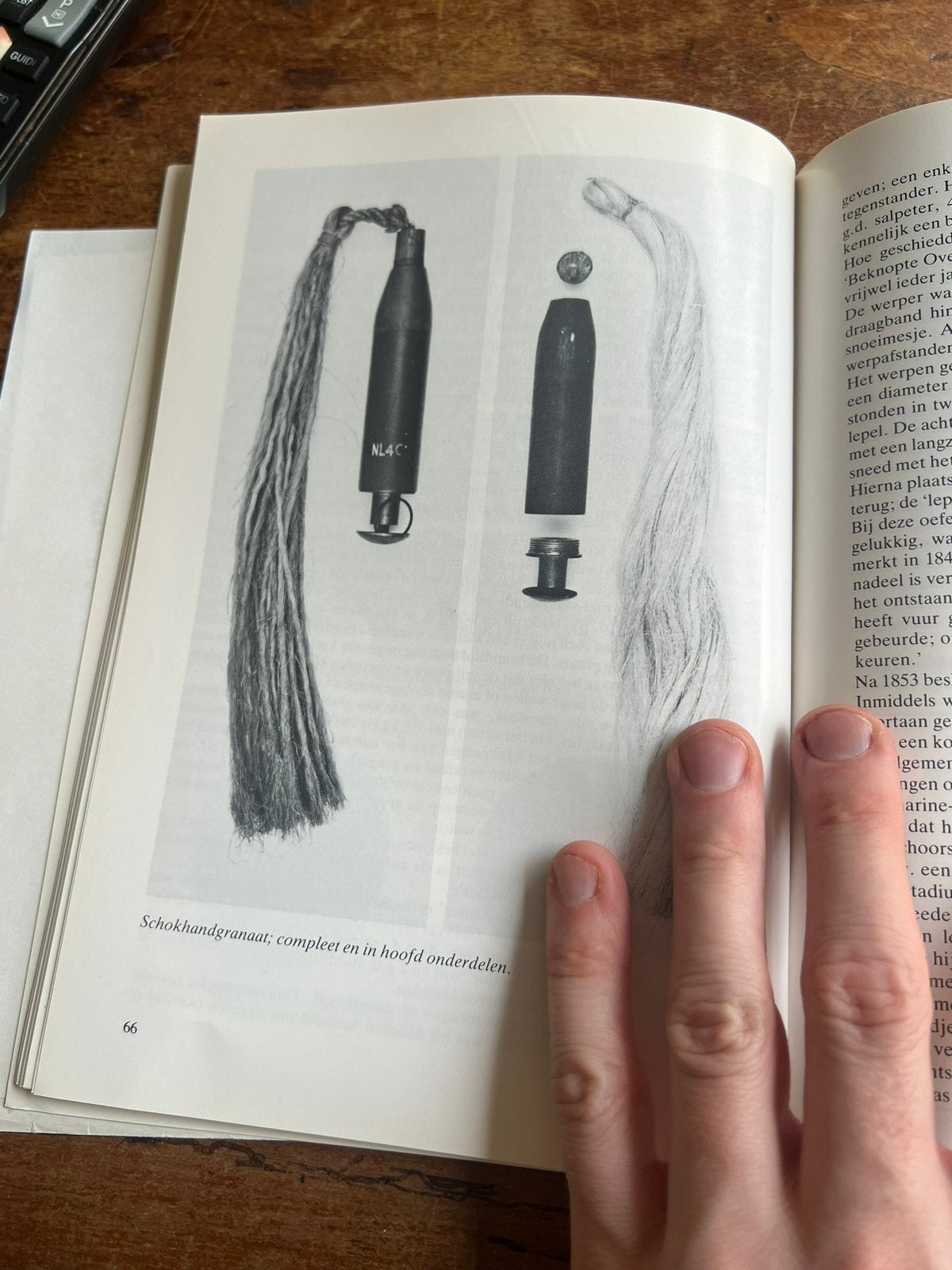 Naslagwerk Nederlandse handgranaten doos ei techniek, Ophalen of Verzenden, Nederland, Boek of Tijdschrift