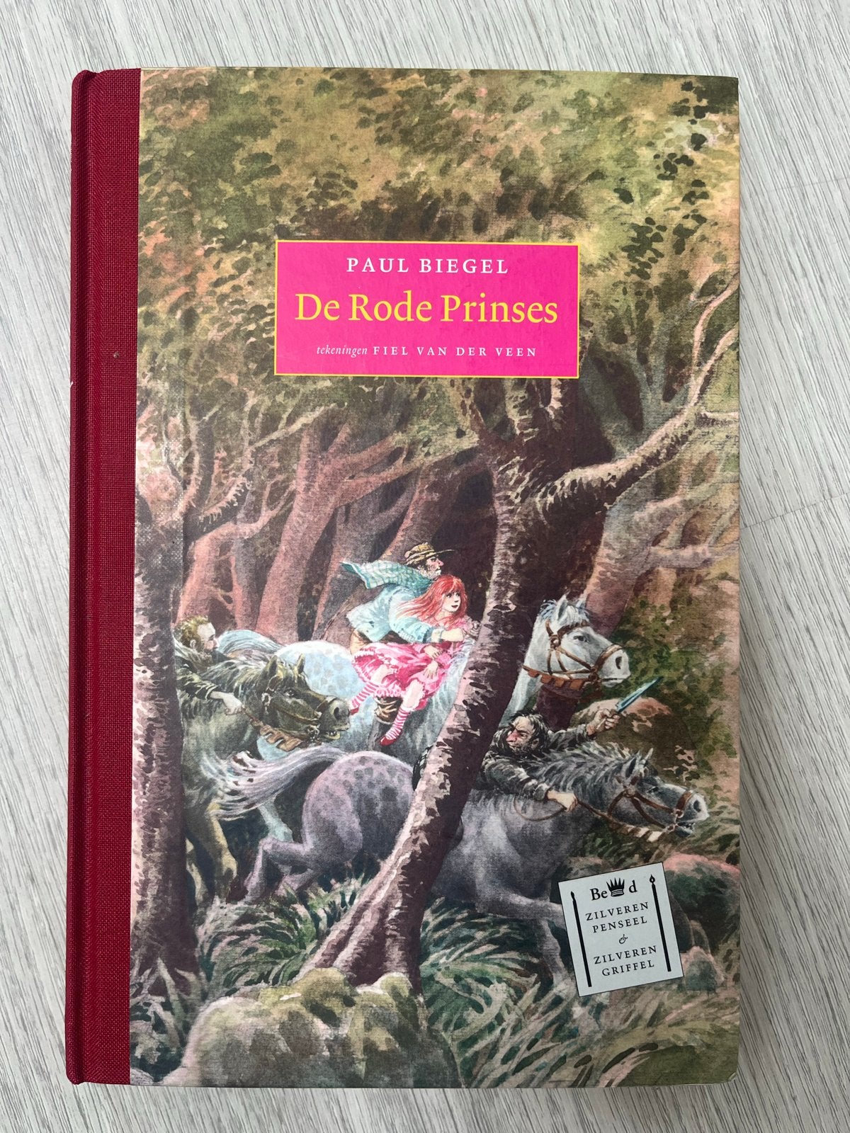 De Rode Prinses - Paul Biegel (De Biegel Bibliotheek), Ophalen of Verzenden, Zo goed als nieuw