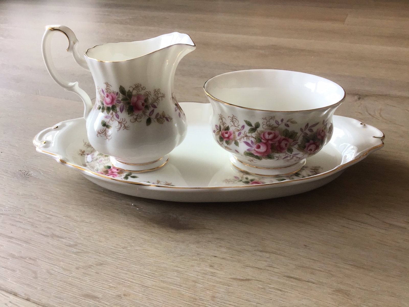 Royal Albert Lavender Rose roomstel suikerpot melkkan NIEUW, Overige typen, Nieuw, Ophalen of Verzenden, Porselein