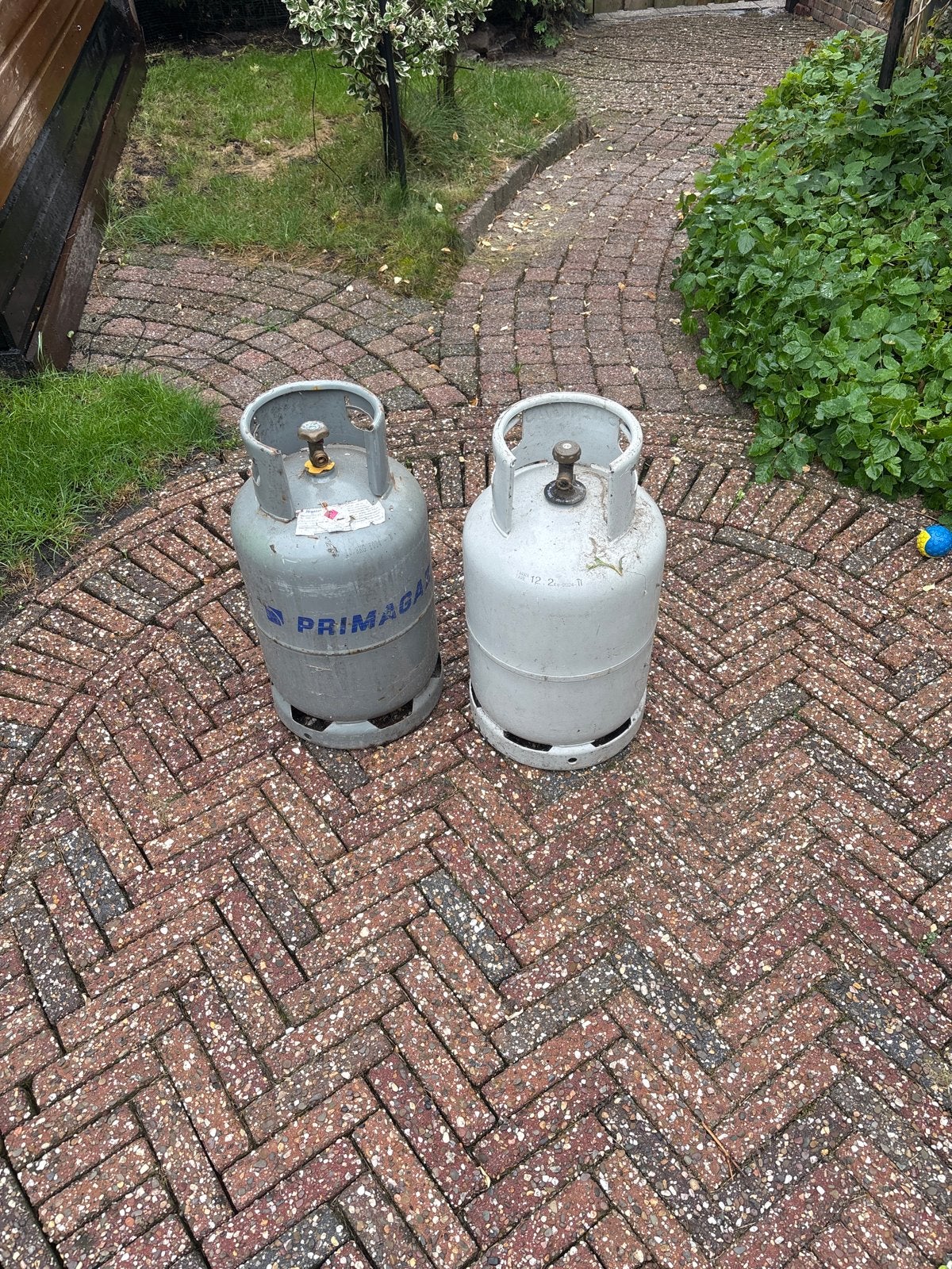 Twee lege Primagaz gasflessen, Ophalen of Verzenden, Gebruikt