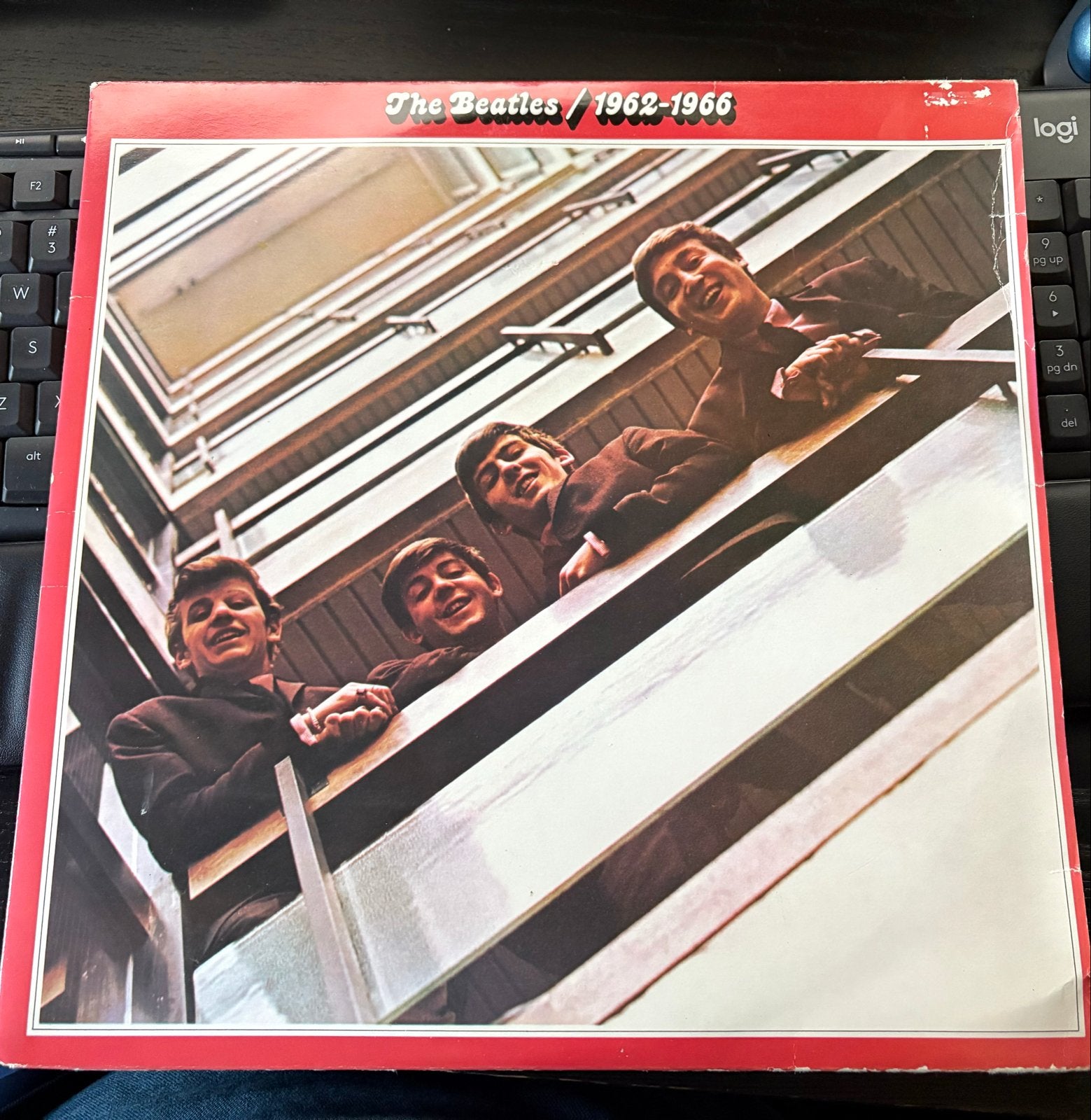 The Beatles 1962-1966 (Red Album) LP - Zeer goede staat, Cd's en Dvd's, Vinyl | Pop, Zo goed als nieuw, Pop, Dubbel-LP, Beschermende buitenhoes