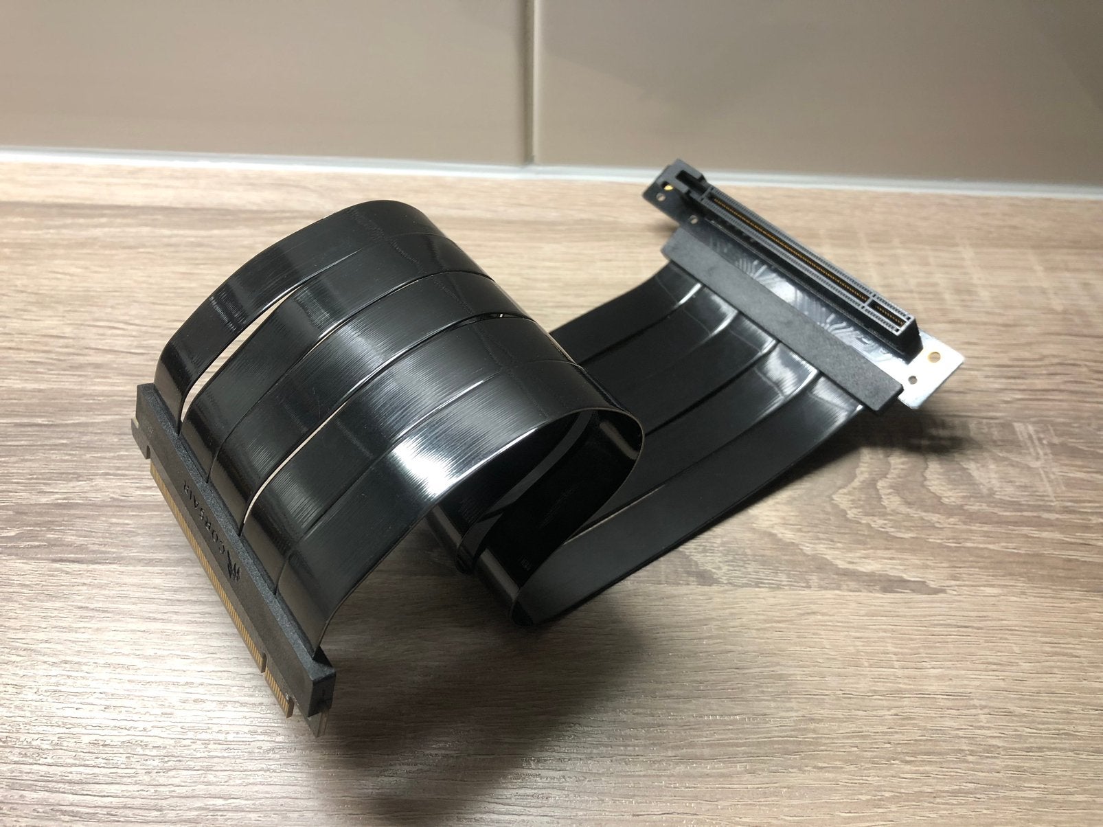 Corsair Premium PCIe 4.0 x16 Extension Cable - 300mm, Computers en Software, Ophalen of Verzenden, Zo goed als nieuw
