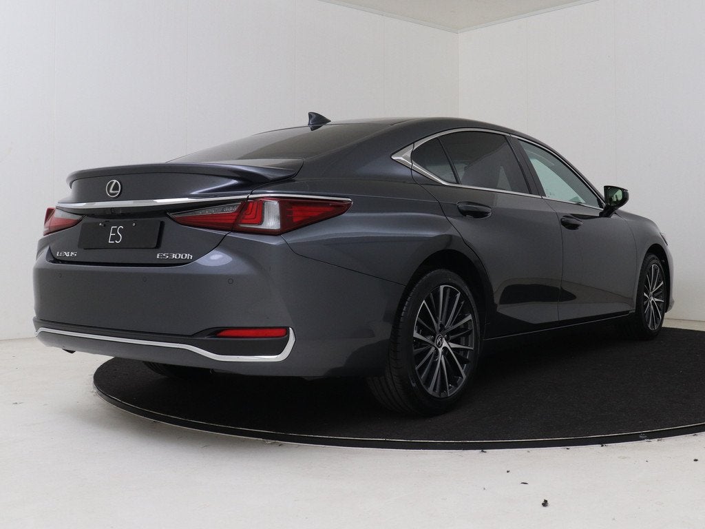 Lexus ES 300h 35th Edition Beperkt leverbaar! (bj 2025), Auto's, Lexus, 12 maanden, Beige, 4 cilinders, 1655 kg