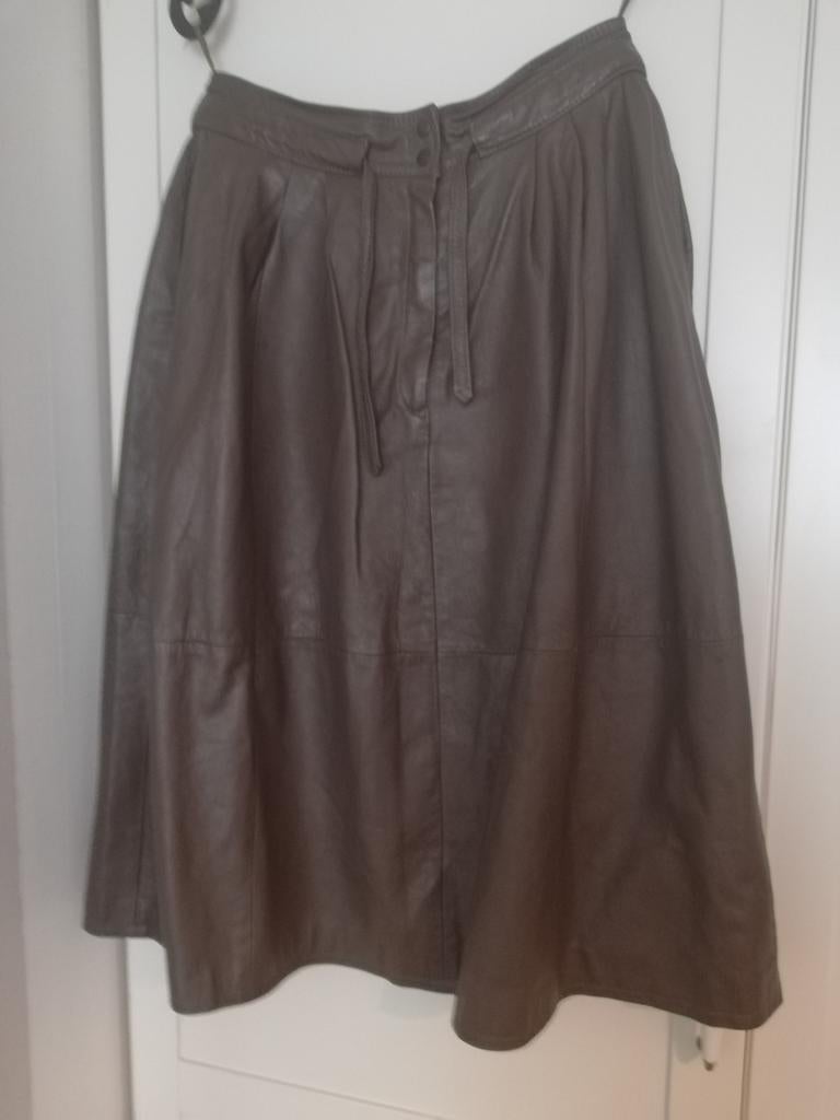 Prachtige ECHTE lange Leder rok mt 38 taupkl, Kleding | Dames, Rokken, Maat 38/40 (M), Verzenden, Beige, Zo goed als nieuw