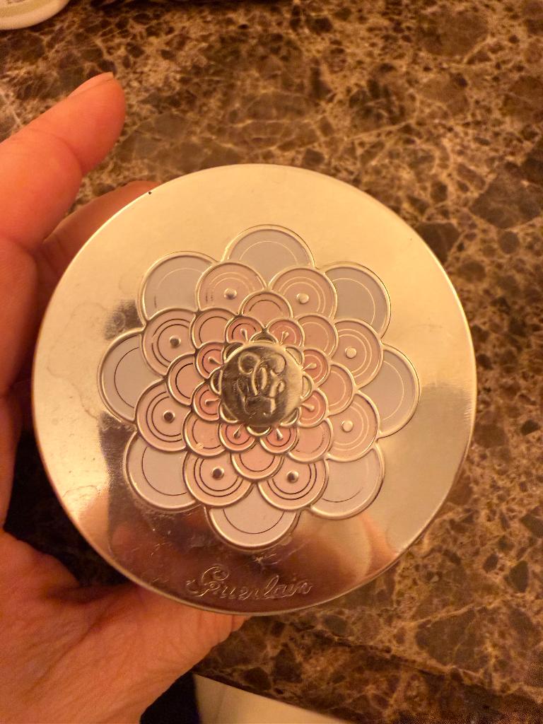 Guerlain poeder parels, Overige kleuren, Zo goed als nieuw, Make-up, Verzenden