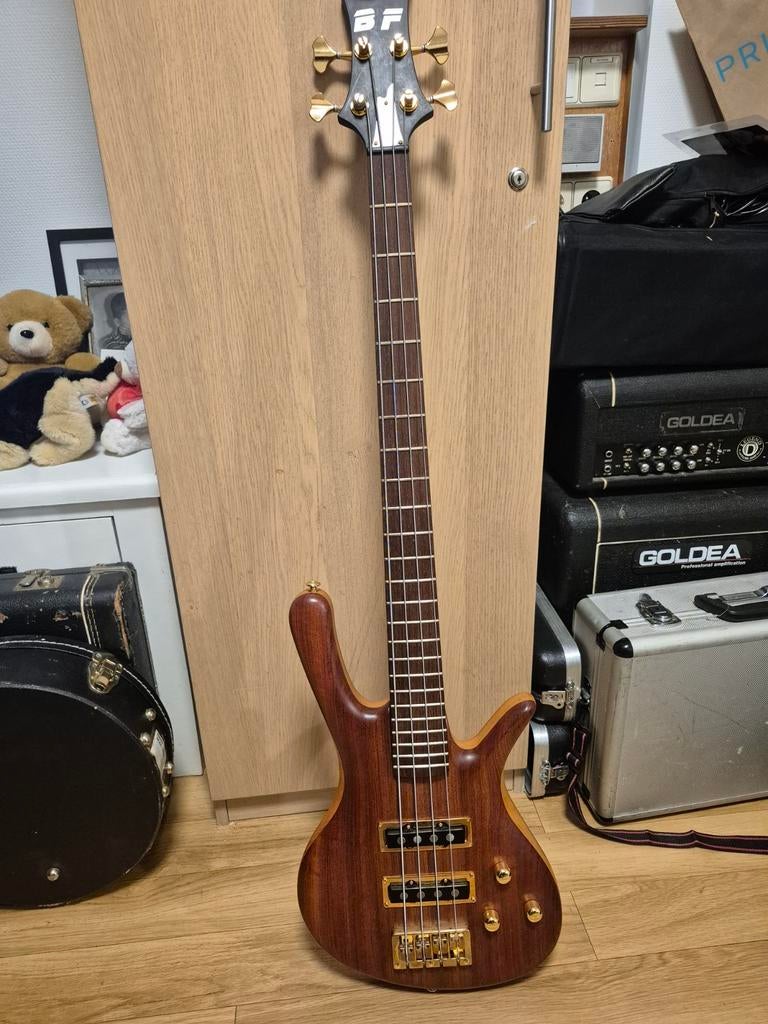 B&F Custom Basgitaar met Haussel Pickups, Muziek en Instrumenten, Snaarinstrumenten | Gitaren | Bas, Ophalen of Verzenden, Zo goed als nieuw