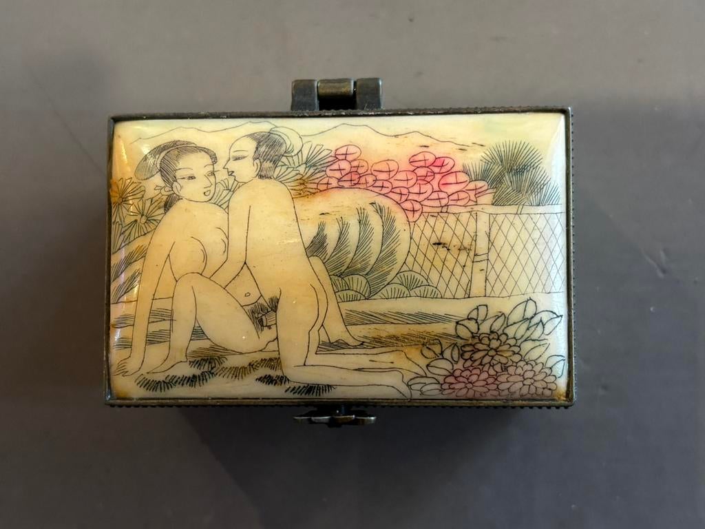 Erotisch pillendoosje, Ophalen of Verzenden