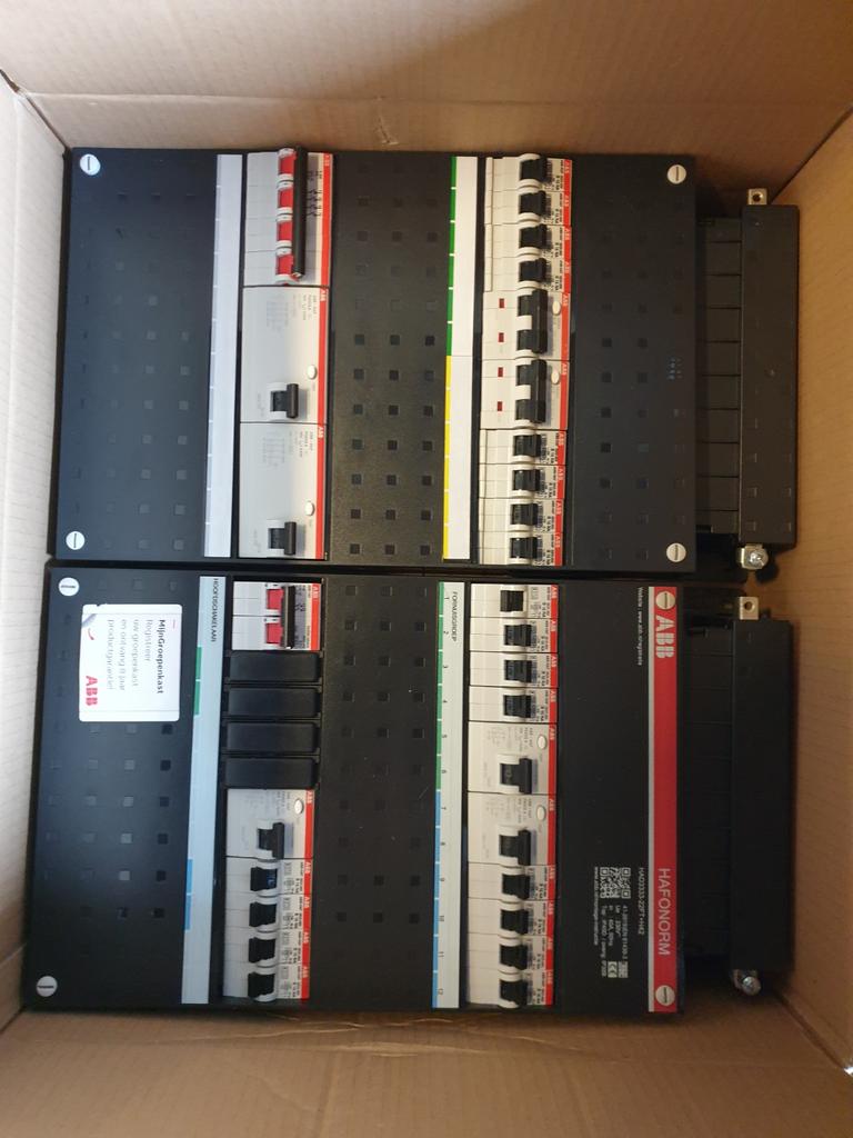Dubbele ABB meterkast 1,2,3 fase groepen,beltrafo,25%korting, Overige typen, Ophalen of Verzenden, Zo goed als nieuw, Nvt