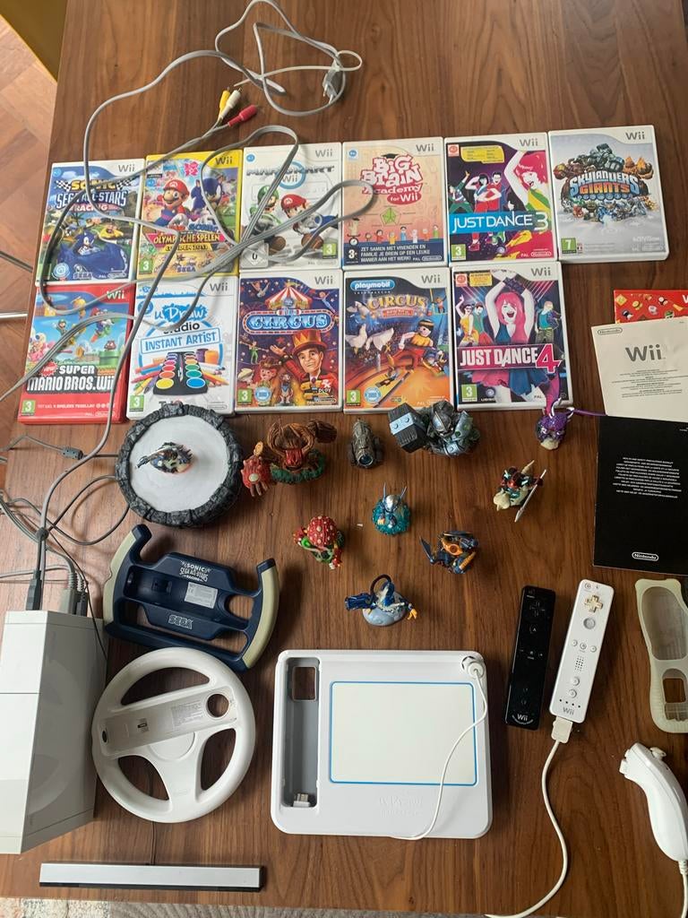 Nintendo Wii Set met Accessoires en Spellen, Gebruikt, Eén computer, Ophalen of Verzenden, 3 spelers of meer