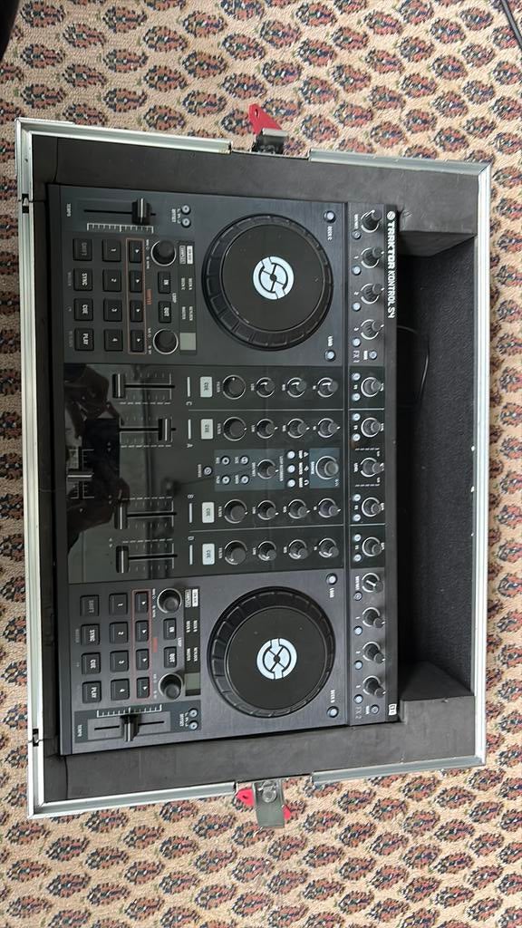 Traktor Kontrol S4, Ophalen of Verzenden, Zo goed als nieuw, Overige merken