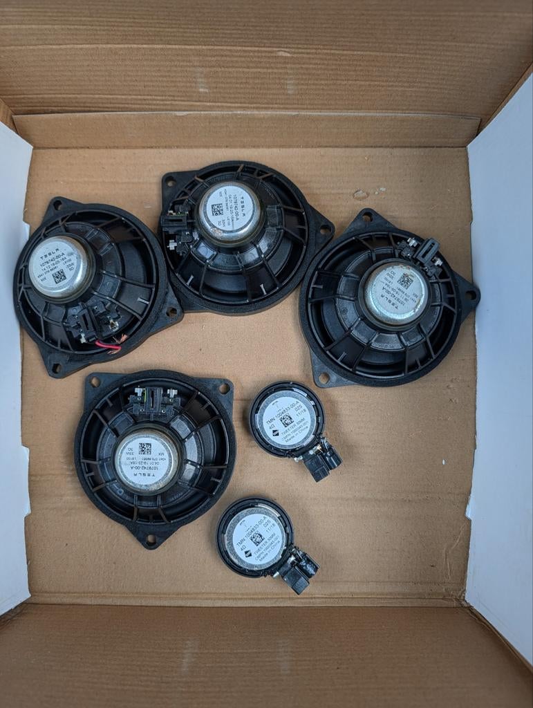 Tesla Model 3 Speaker Set, Ophalen, Gebruikt