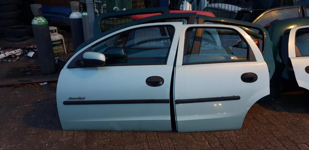 OPEL CORSA C PORTIEREN LV+LA CODE Z388, Auto-onderdelen, Ophalen of Verzenden, Gebruikt, Deur